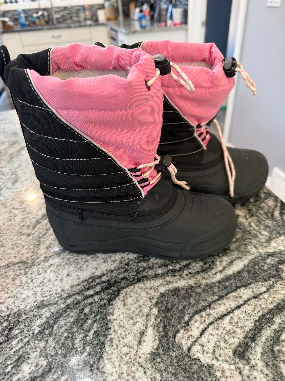 3M Thinsulate Kids‎ Boots Pink and Black Insulated Lined Boot